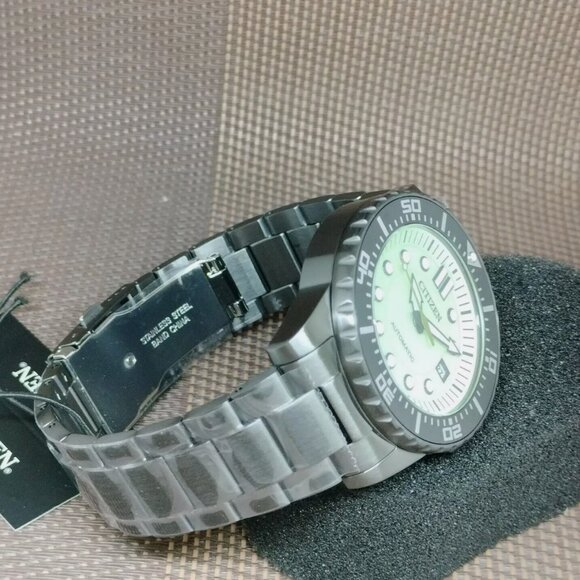 NEW Citizen Green Analog Black Date Automatic Men's Watch - Picture 4 of 6